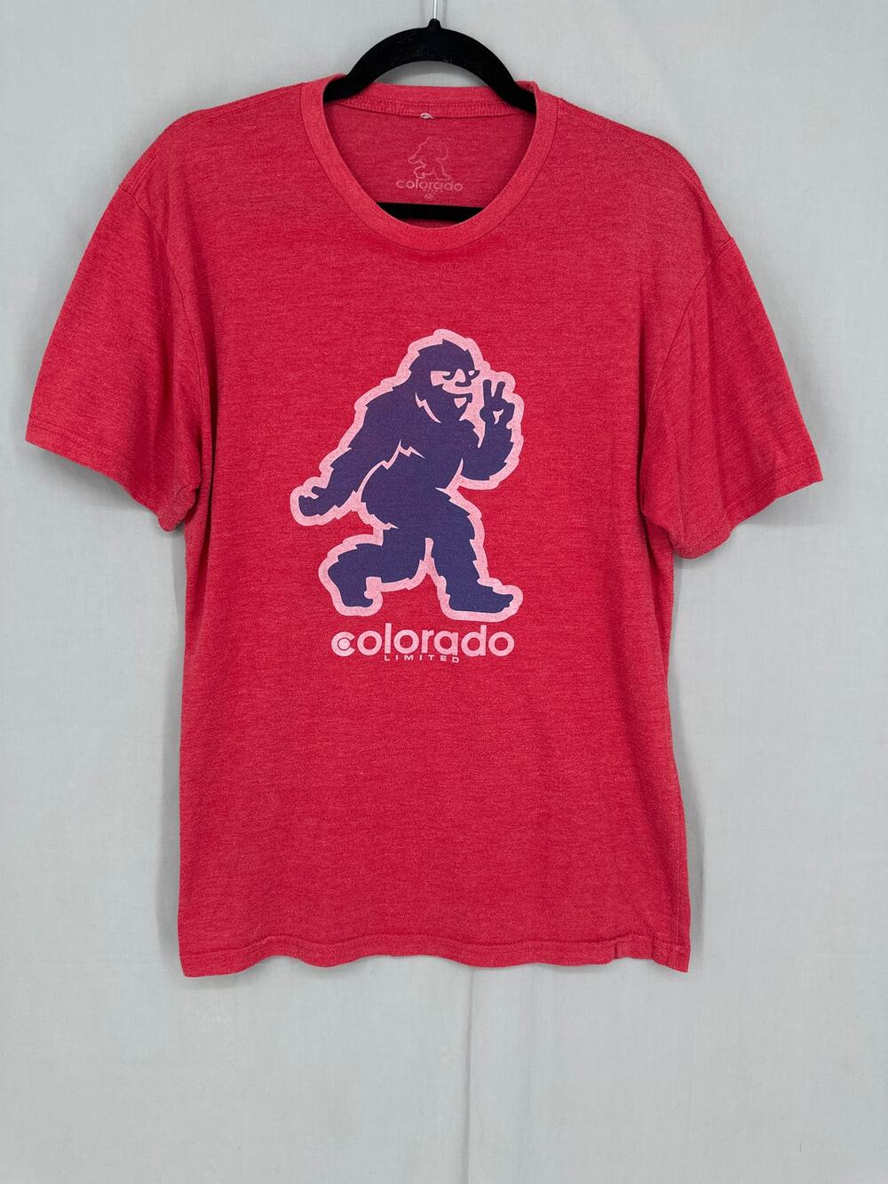 Colorado Limited Shirt Mens Medium Red Sasquatch Bigfoot Graphic Tee Peace